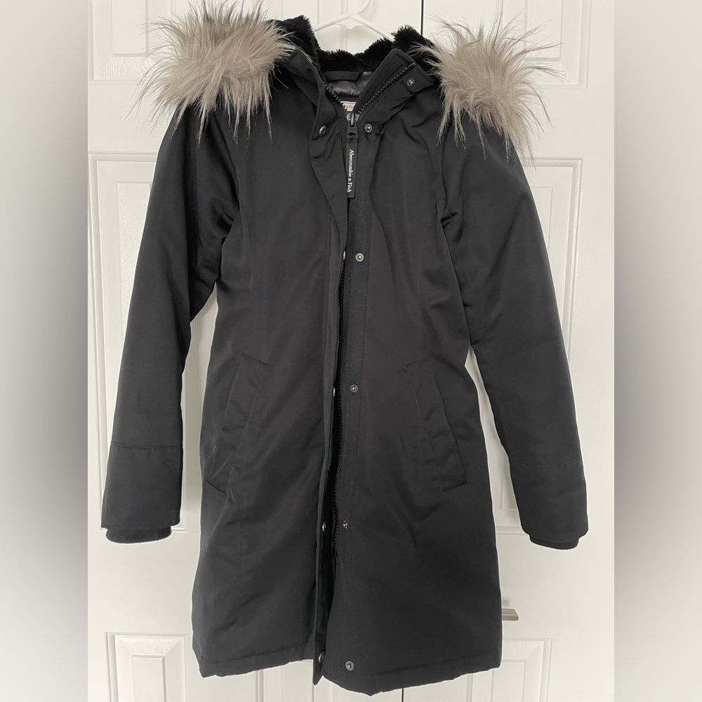 EUC black Abercrombie & Fitch insulated, water-resistant parka size XS